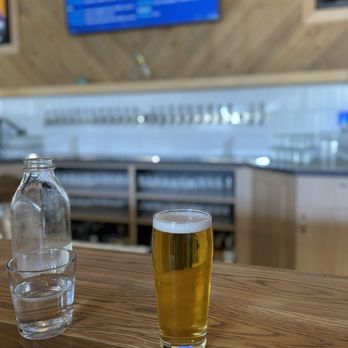 Hundred Mile Brewing - Local pint - Brewpubs Near Me - Tempe, Arizona