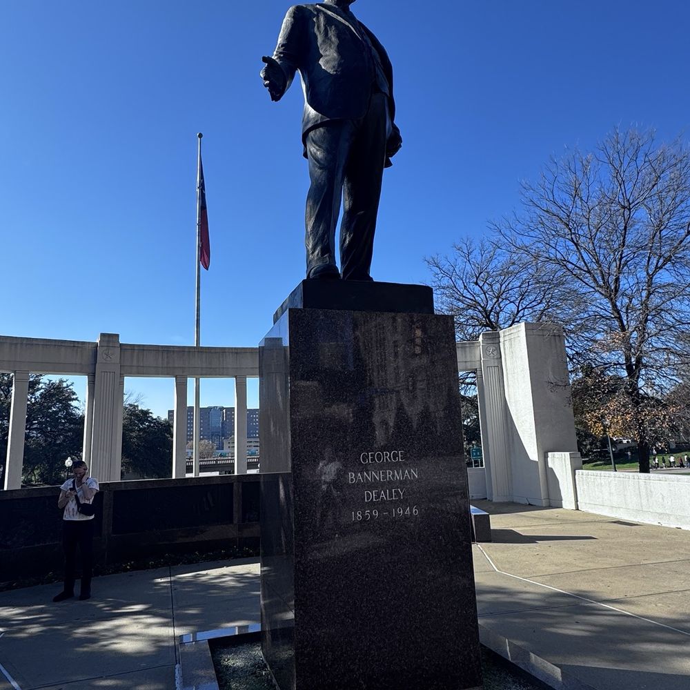 Dealey Plaza - Landmarks & Historical Buildings Near Me - Dallas, Texas Dealey Plaza - Landmarks & Historical Buildings Near Me - Dallas, Texas