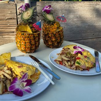 Barefoot Beach Cafe - Omelets for breakfast with the special Pineapple smoothie - Breakfast & Brunch Near Me - Honolulu, Hawaii