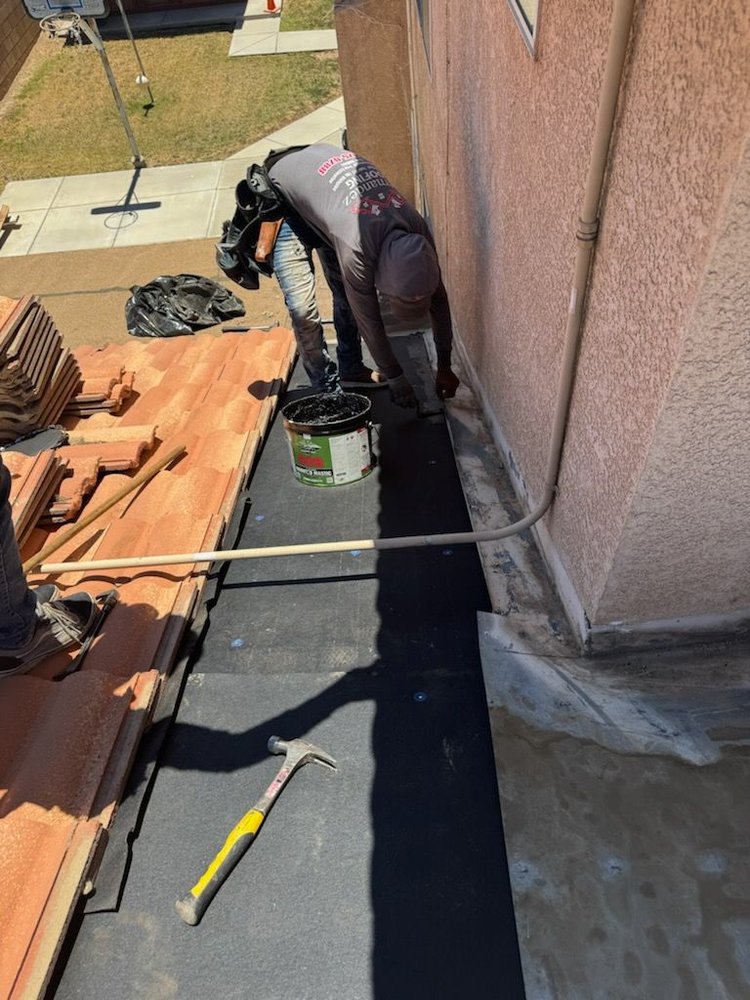 Slide of Hernandez Roofing