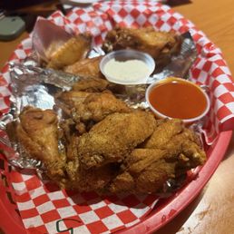 2 LB Wings ( 2 Flavors) cajun dry run and plain with mild buffalo sauce on the side.