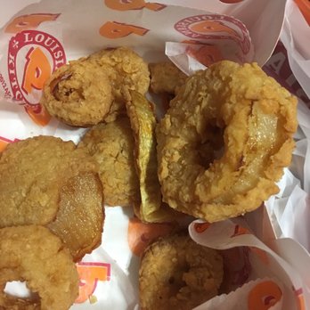Popeyes Louisiana Kitchen - I think a blind man can cook better onion rings than this - Fast Food Near Me - Laredo, Texas