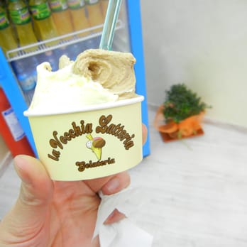 La Vecchia Latteria - Piccolo (small) cup of gelato -- but the portion was huge and not skimpy at all. - Gelato Near Me - Siena, SI