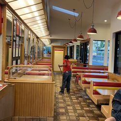 Hi Life Burgers - Walking in and going to the right for the seating area