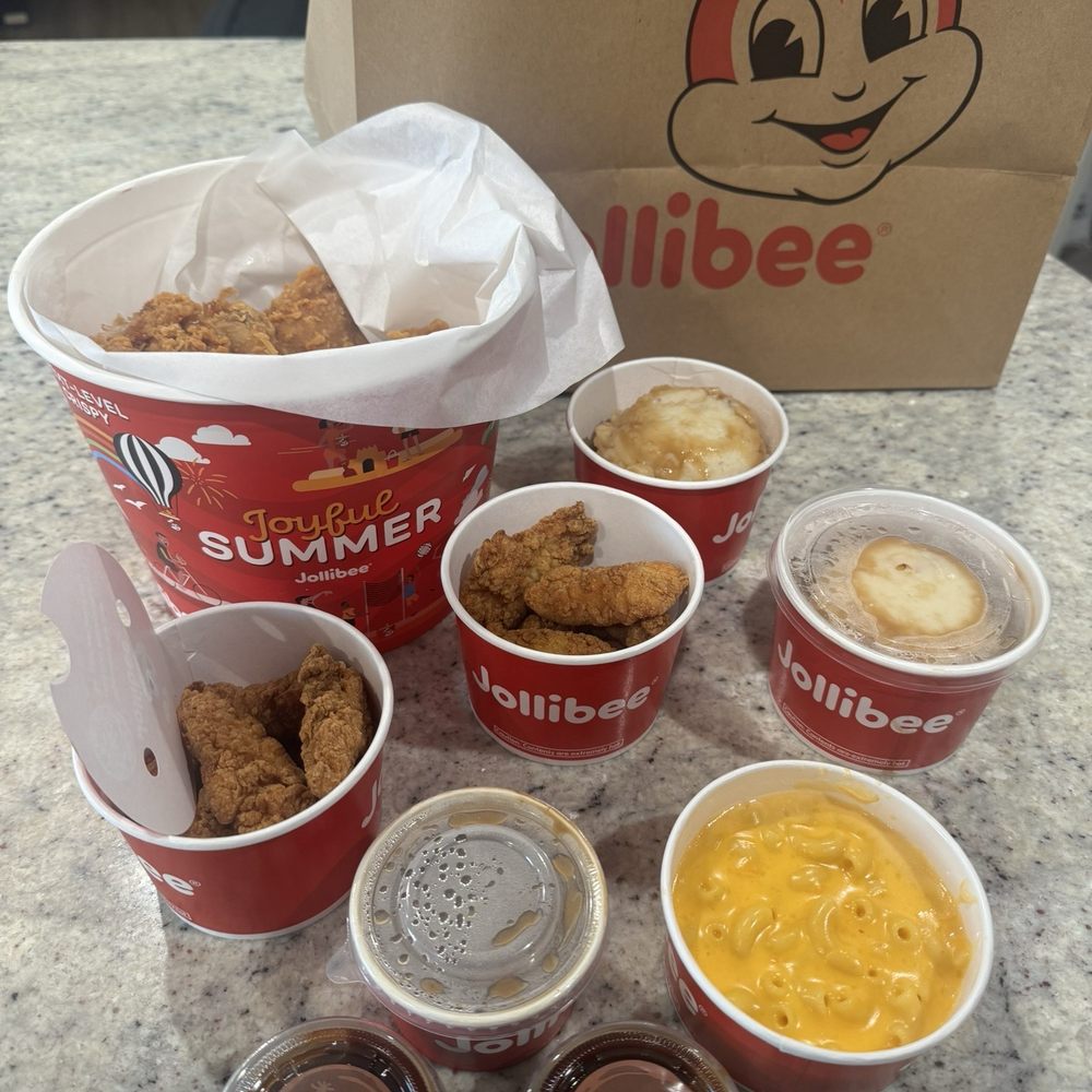 Jollibee - Chicken 6pc Chickenjoy Bucket 15pc Chicken Nuggets Baked Cheddar Mac N Cheese Mashed Potatoes Large - Fast Food Near Me - Las Vegas, Nevada Jollibee - Chicken 6pc Chickenjoy Bucket 15pc Chicken Nuggets Baked Cheddar Mac N Cheese Mashed Potatoes Large - Fast Food Near Me - Las Vegas, Nevada