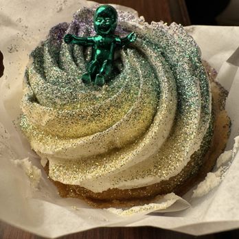 Sucré - King cake cupcake - Gelato Near Me - New Orleans, Louisiana Sucré - King cake cupcake - Gelato Near Me - New Orleans, Louisiana