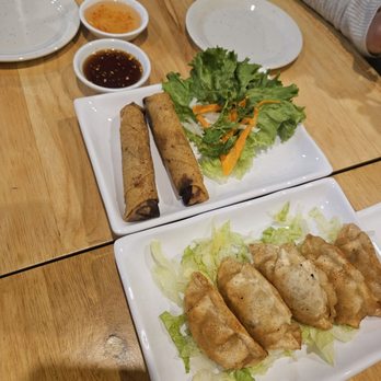 Pho Table - Spring rolls and gyoza - Vietnamese Near Me - Brooklyn, New York Pho Table - Spring rolls and gyoza - Vietnamese Near Me - Brooklyn, New York