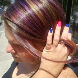 Salon 208