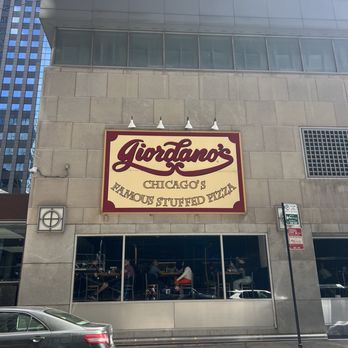 Giordano's - Pizza Near Me - Chicago, Illinois