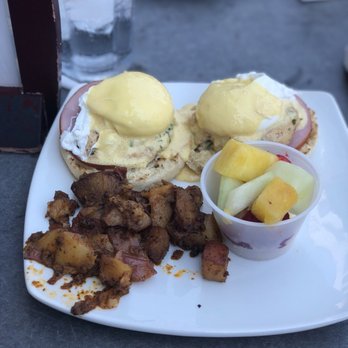 Teavolve - Maryland Style Crab Cakes / Eggs Benedict - Coffee & Tea Near Me - Baltimore, Maryland