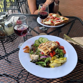 Ventosa Vineyards - Get the salad without the chicken!! It was so dry it was hard to chew. - Wineries Near Me - Geneva, New York