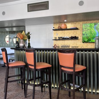Mango Haus - large bar area - Breakfast & Brunch Near Me - Bakersfield, California Mango Haus - large bar area - Breakfast & Brunch Near Me - Bakersfield, California