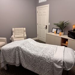 Lenari  Massage