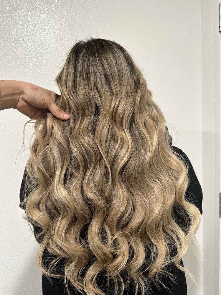 The hair Palace by Nadia Logo