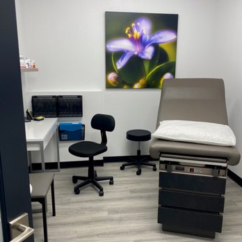 OnePeak Medical - Patient Exam Room - Family Practice Near Me - Ashland, Oregon OnePeak Medical - Patient Exam Room - Family Practice Near Me - Ashland, Oregon
