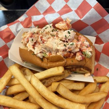 Burke's Seafood - Lobster rolls & Fries - Seafood Near Me - Quincy, Massachusetts
