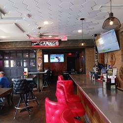 Ada Garage Bar & Grill