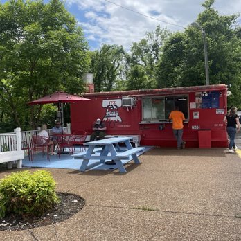 IT'Z A Philly Thing - Window service only - Food Trucks Near Me - Nashville, Tennessee IT'Z A Philly Thing - Window service only - Food Trucks Near Me - Nashville, Tennessee