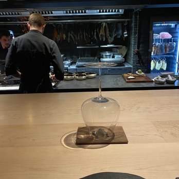 Smoked Room - Truffle encapsulated in a glass to infuse the glass with a truffle scent as you sip your first glass of wine - Asian Fusion Near Me - Madrid, M