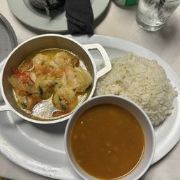 Garlic Shrimp with white rice and beans