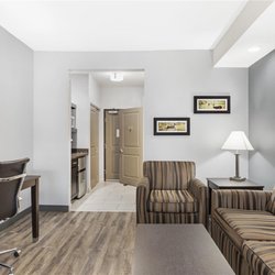 Best Western Plus Lake Jackson Inn & Suites - King Room with Sofa Bed