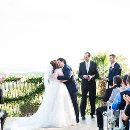 Officiant: David Tropea, Venue: Villa Antonia, Photography: Svetlana Photography www.LanaFoto.com Officiant: David Tropea, Venue: Villa Antonia, Photography: Svetlana Photography www.LanaFoto.com