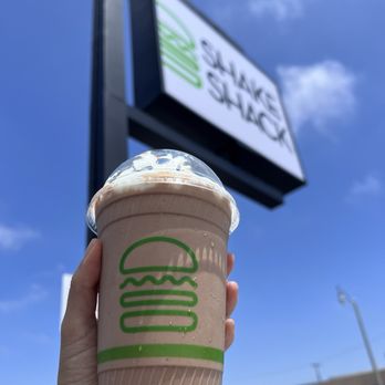 Shake Shack Costa Mesa - Chocolate Salted Caramel Shake - Burgers Near Me - Costa Mesa, California Shake Shack Costa Mesa - Chocolate Salted Caramel Shake - Burgers Near Me - Costa Mesa, California