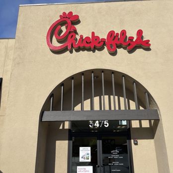 Chick-fil-A - The front we arrived - Fast Food Near Me - Oceanside, California