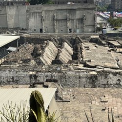 Librería Porrúa - Aztec Ruins