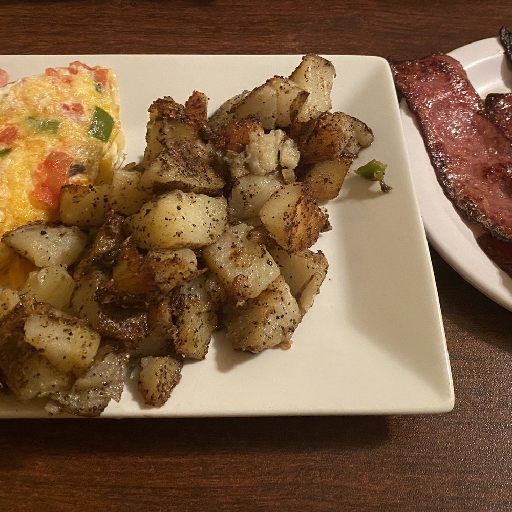 Amari's Restaurant - Veggie Omelet with home fries and turkey bacon - New American Near Me - Philadelphia, Pennsylvania Amari's Restaurant - Veggie Omelet with home fries and turkey bacon - New American Near Me - Philadelphia, Pennsylvania