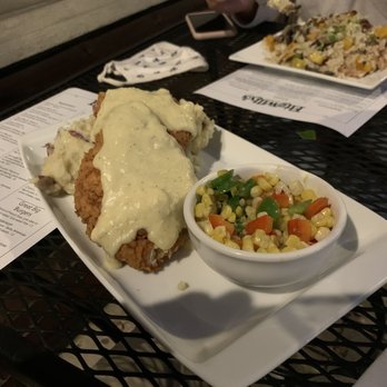 Fitzwilly's Restaurant - Fried Chicken - Bars Near Me - Northampton, Massachusetts