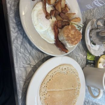 Henrys Diner - Diners Near Me - Burlington, Vermont Henrys Diner - Diners Near Me - Burlington, Vermont