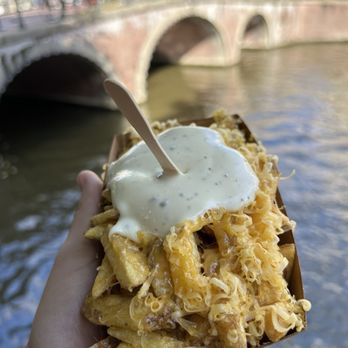Fabel Friet - Medium fries with cheddar and truffle mayo - Friterie Near Me - Amsterdam, New Hampshire
