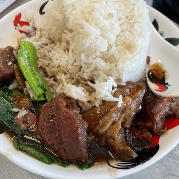 Very Good Congee & Noodle - brisket rice combo - Chinese Near Me - Markham, Ontario