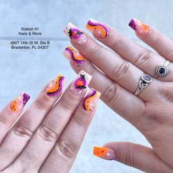 Station 41 Nail Studio - Halloween 2022
Hand-painted designs by KC