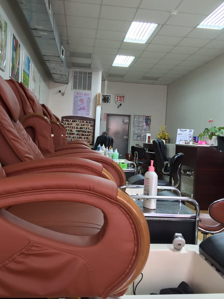 BRIGHT NAIL & SPA Updated October 2024 23310 Merrick Blvd