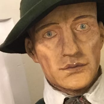 Hotel Erzherzog Johann - Creepy statue in the lobby. - Hotels Near Me - Graz, 6