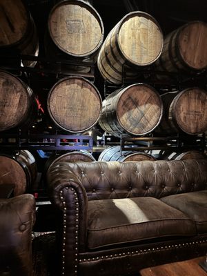 Skaalvenn Distillery & Cocktail Lounge by null