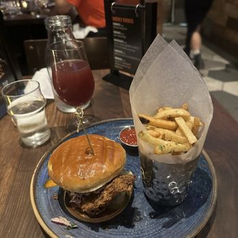Eureka! - Burger and Fries - American Near Me - Mountain View, California