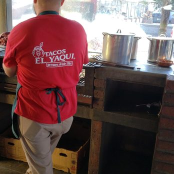 Tacos El Yaqui - Bbq - Tacos Near Me - Rosarito, BCN