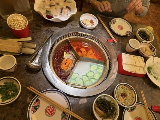 Xiaolongkan Hot Pot by null