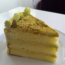 Lia's Cakes in Season - The famous avocado cake: a filipino must-try!