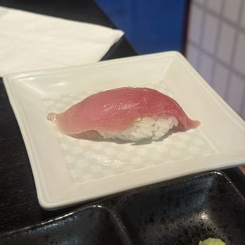 Sushi Karen - Yellowtail nigiri- very good - Sushi Bars Near Me - Pasadena, California
