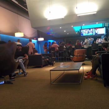 Studio Movie Grill - Bar waiting area - Cinema Near Me - Duluth, Georgia
