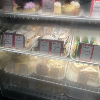 Libby's Italian Pastry Shop - cannoli's - Ice Cream & Frozen Yogurt Near Me - New Haven, Connecticut