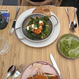 Crispy Chicken Shuk-Sandwich, Green Shakshuka Crispy Chicken Shuk-Sandwich, Green Shakshuka