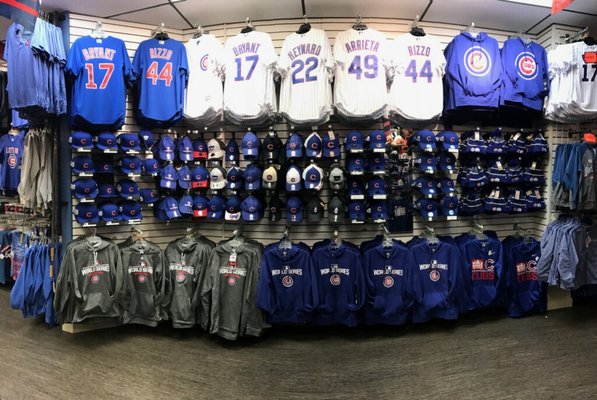 Chicago Sports & Novelty by null