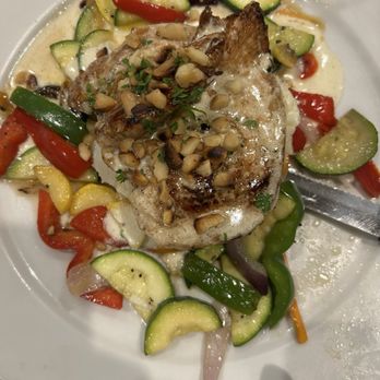 Pineapples Island Fresh Cuisine - Lemon chicken macadamia nut with jasmine rice and vegetable vegetables - New American Near Me - Hilo, Hawaii Pineapples Island Fresh Cuisine - Lemon chicken macadamia nut with jasmine rice and vegetable vegetables - New American Near Me - Hilo, Hawaii