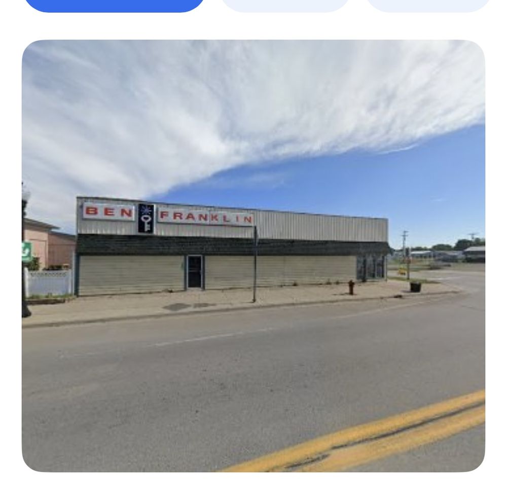 Largwin & Fendwick’s thrift store Logo