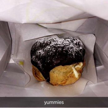 Beard Papa's - Desserts Near Me - Los Angeles, California
